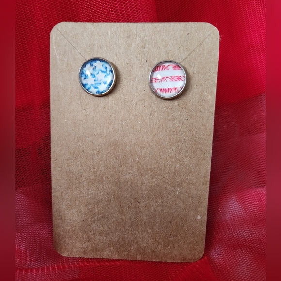 Patriotic Nail Polish Strips and Earrings Set - Picture 3 of 3